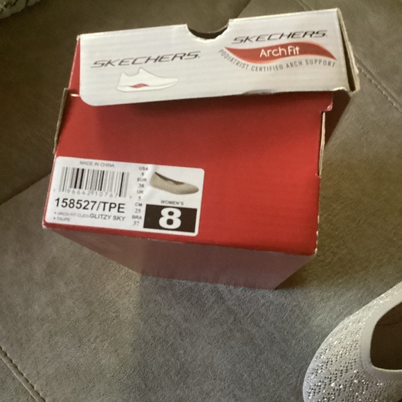 New in box sparkly Skechers - Picture 6 of 7